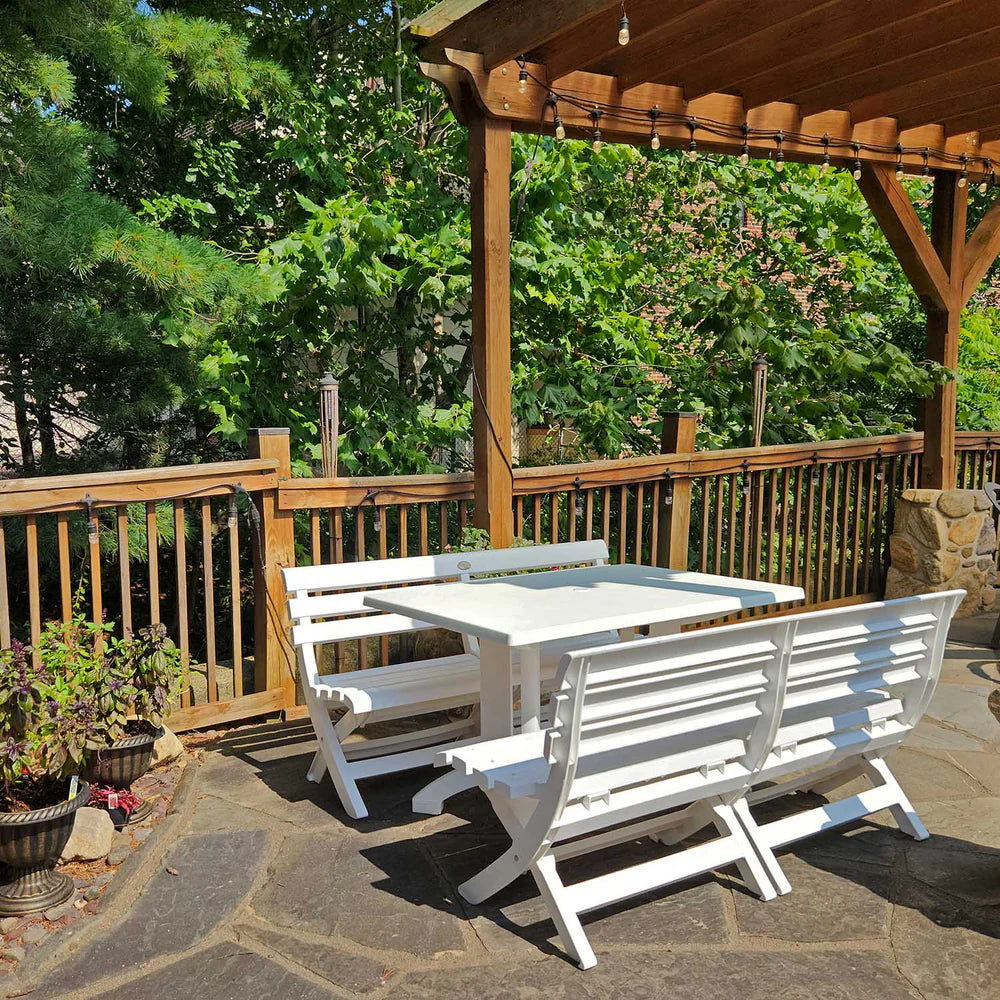 Grosfillex Atlanta 48" x 32" Table