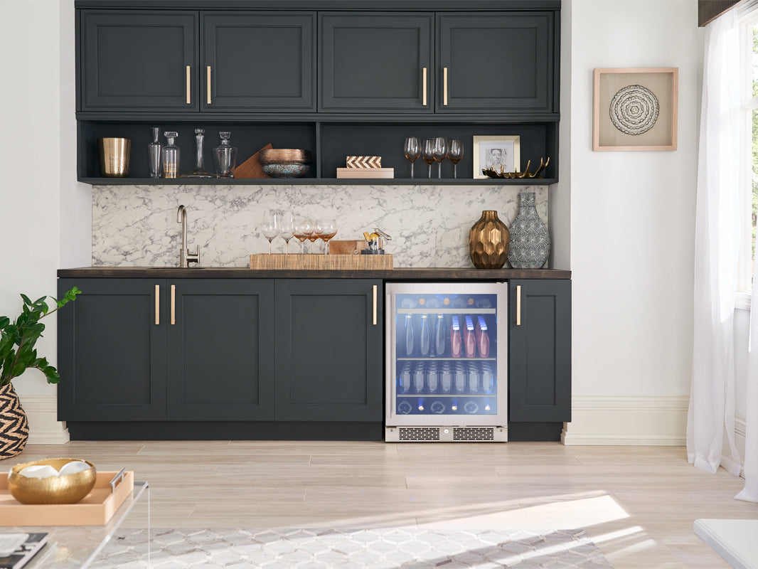 Zephyr - 24" Wide | ADA Compliant | Single Zone | 112 Can/7 Bottle Beverage Fridge