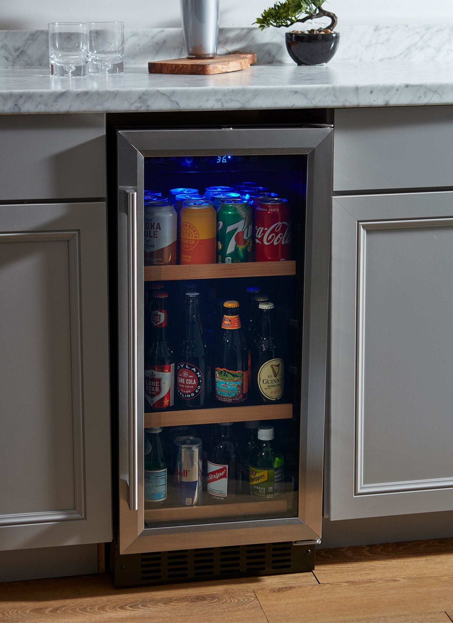 Smith&Hanks RE100019| 15" Wide Single Zone Undercounter 90 Can Beverage Fridge