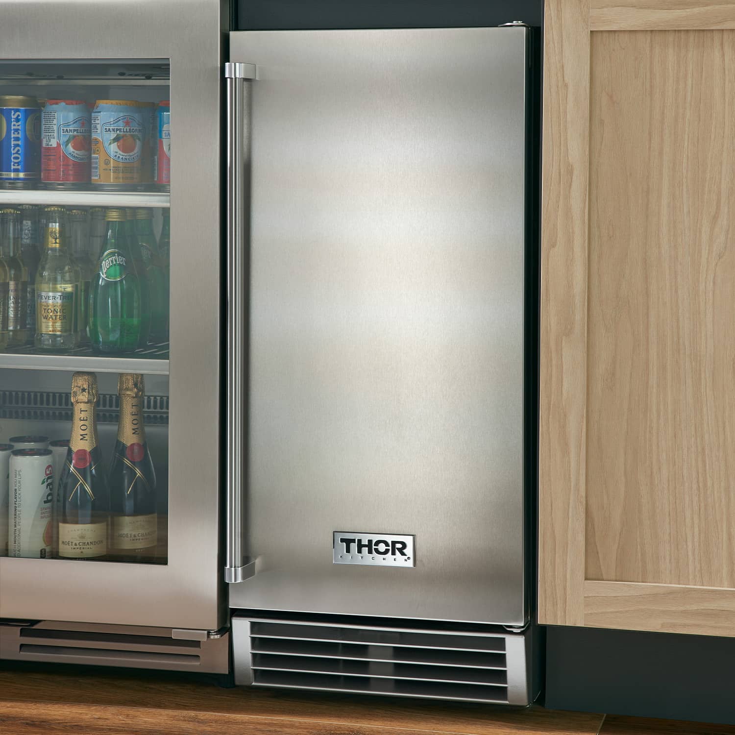 THOR TIM1501 | 15" Wide Stainless Steel Icemaker